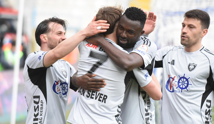 Erzurumspor FK zayıf Adana Demirspor’u 7-0 mağlup etti